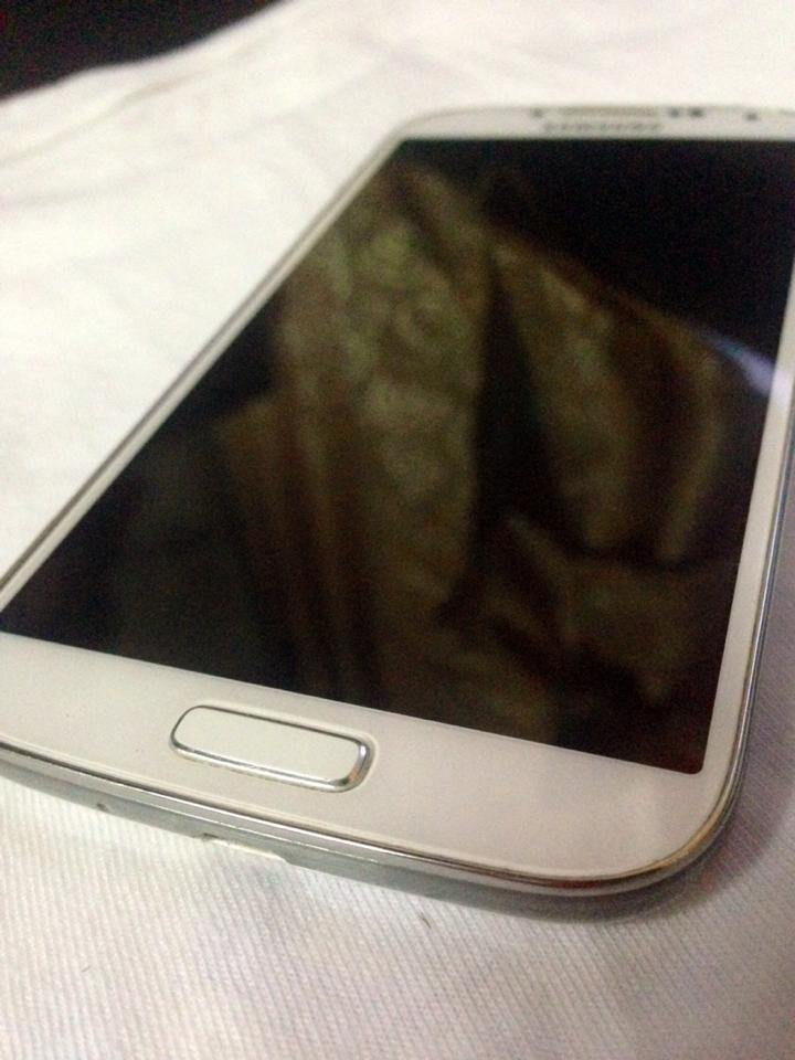 Samsung galaxy s4 i9505 model  LTE ready Factory Unlocked 16gb internal photo